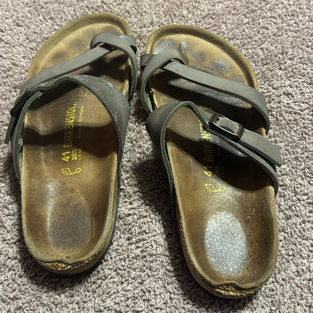 Used Birkenstocks with wear(see pictures)